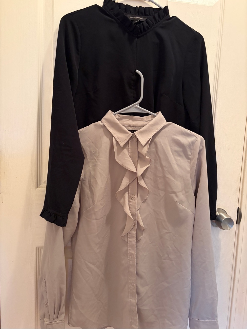 Banana Republic XS Office Blouse Bundle Black & Beige Long Sleeve Work Tops